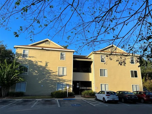 $197,000 | 3800 Southwest 20th Avenue, Unit 306, Gainesville, FL 32607