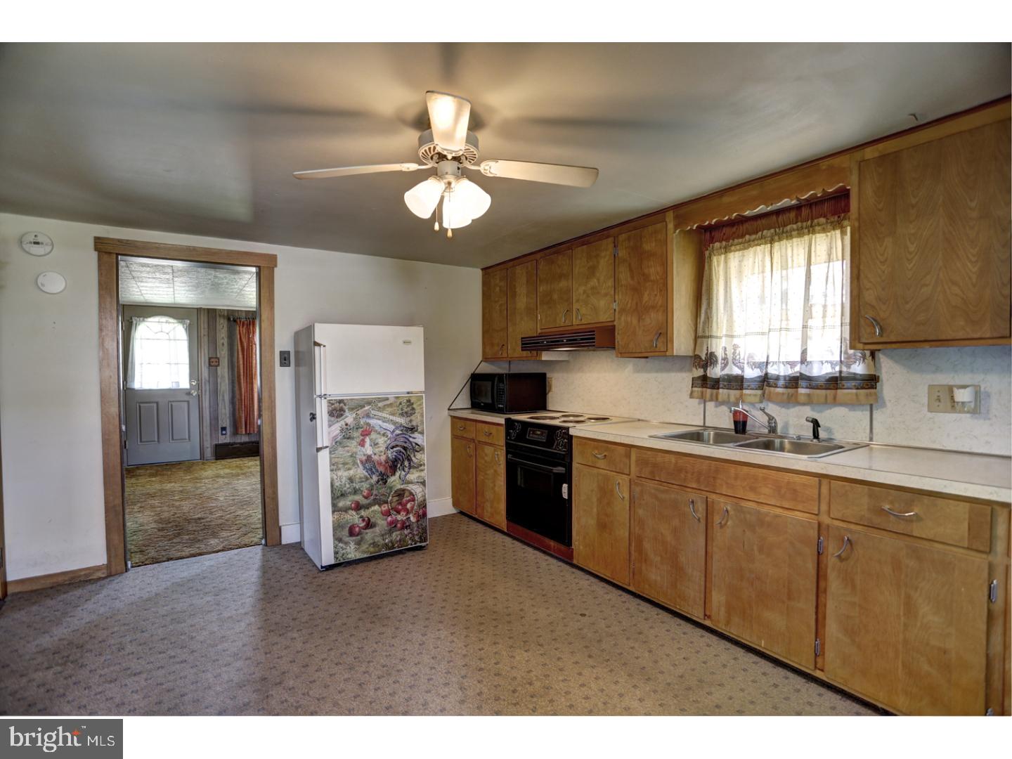 202 Park Road Valley View, PA 17983 - Photo 6 of 15 Gallery Image 6