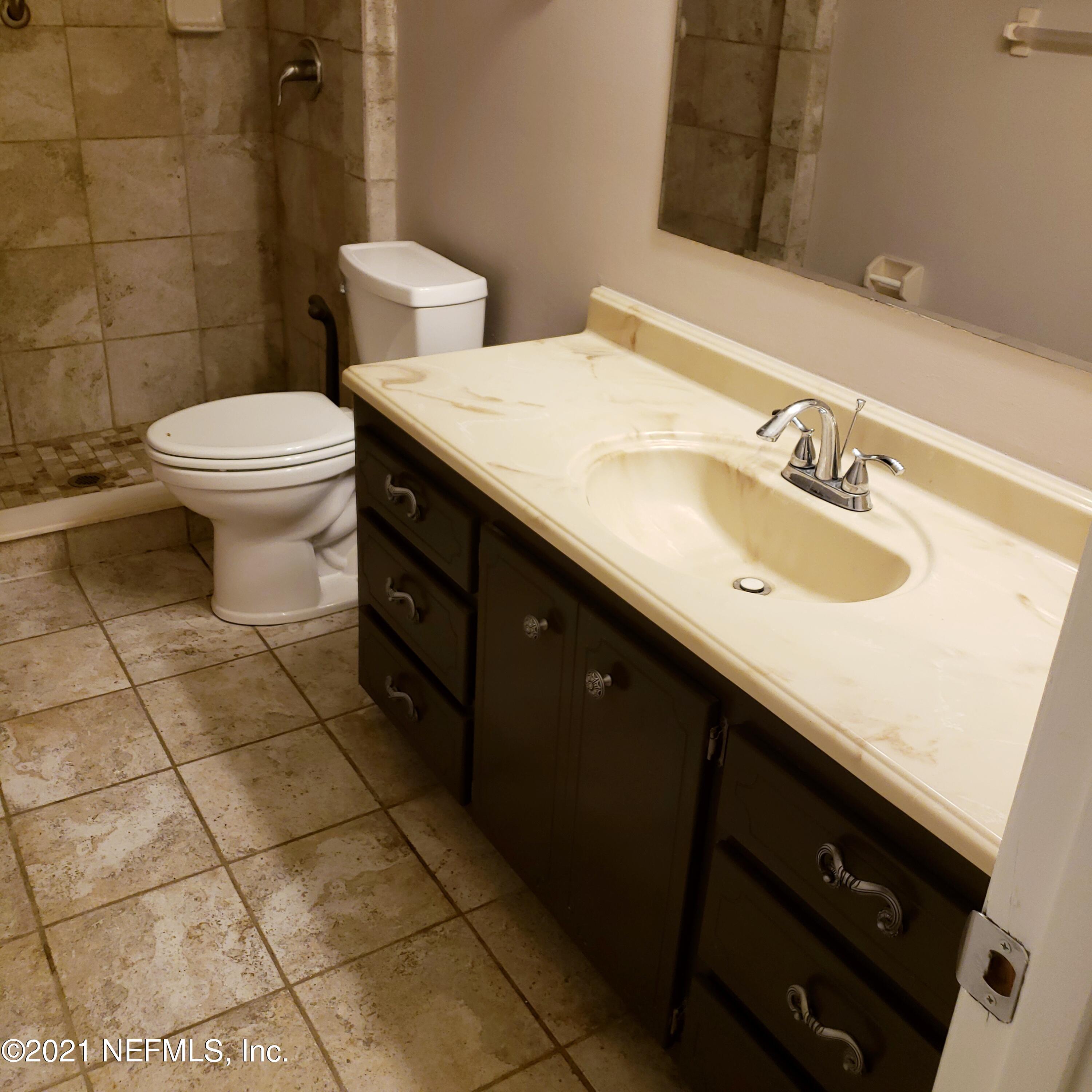 6437 Woodlawn Road Macclenny, FL 32063 - Photo 26 of 37 Hall Bath