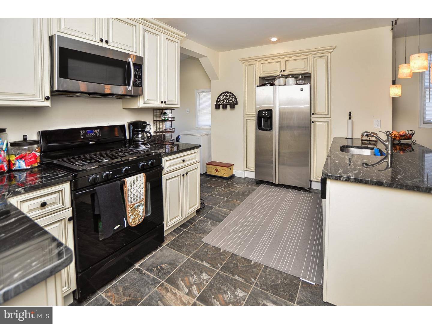 610 Crestview Road Philadelphia, PA 19128 - Photo 4 of 17
