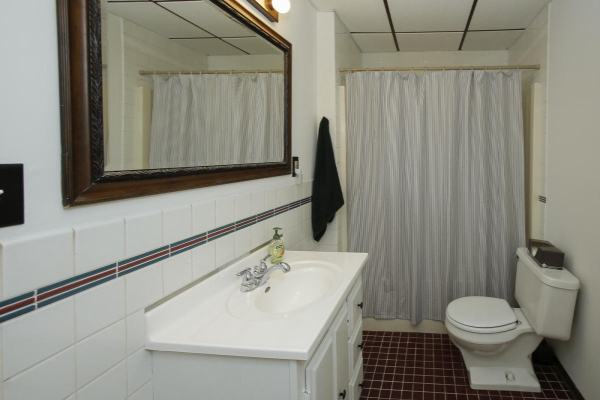 825 Miller Road Kalamazoo, MI 49001 - Photo 11 of 23 825 miller-111