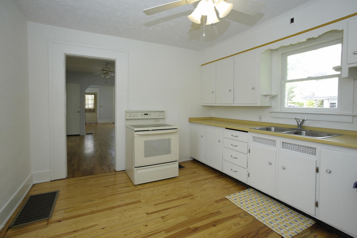 825 Miller Road Kalamazoo, MI 49001 - Photo 7 of 23 825 miller-107