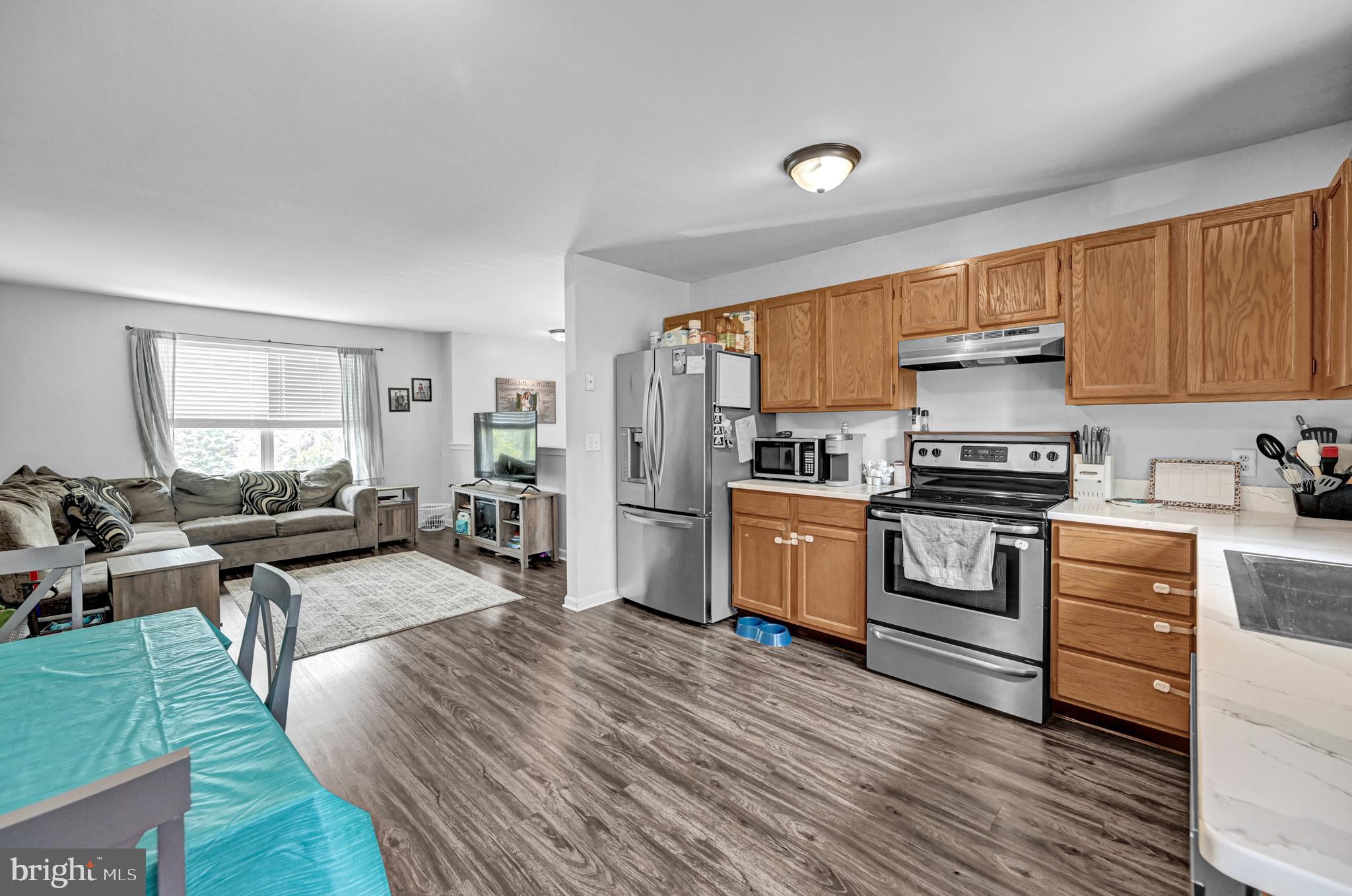 270 Edinburgh Road York, PA 17406 - Photo 6 of 24 Gallery Image 6