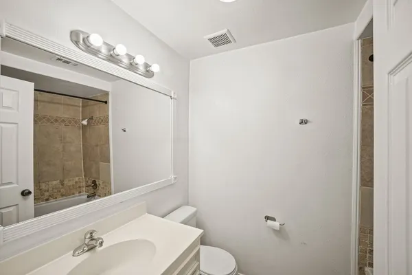 $1,200 | 1539 Hawthorne Street, Unit 3, Houston, TX 77006