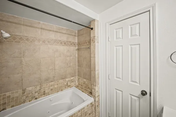 $1,200 | 1539 Hawthorne Street, Unit 3, Houston, TX 77006