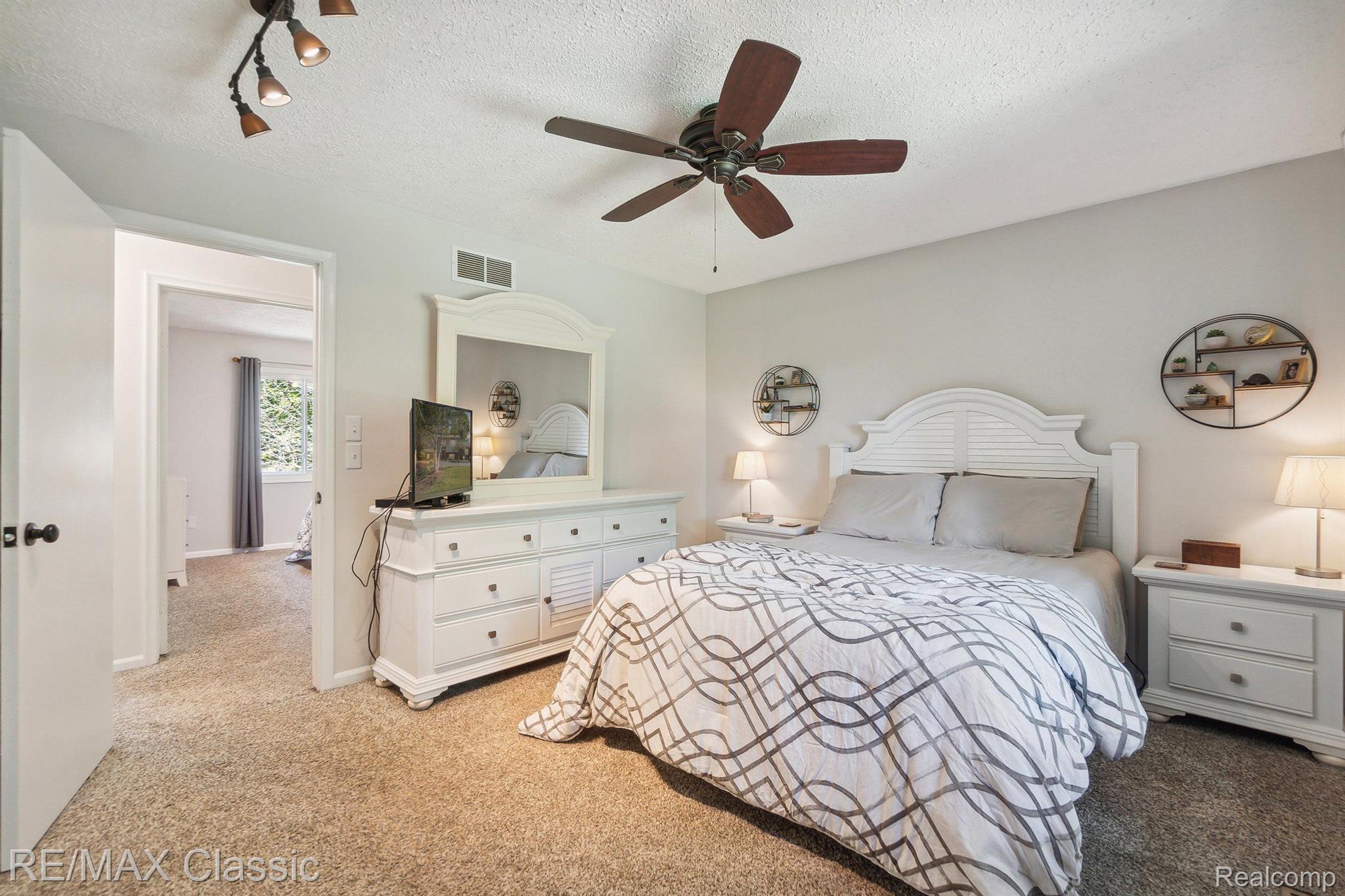 3340 North Hickory Ridge Road Highland, MI 48357 - Photo 15 of 44 Gallery Image 15