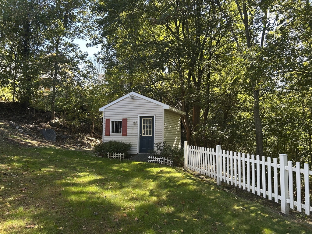 53 Denver Terrace Worcester, MA 01604 - Photo 2 of 19