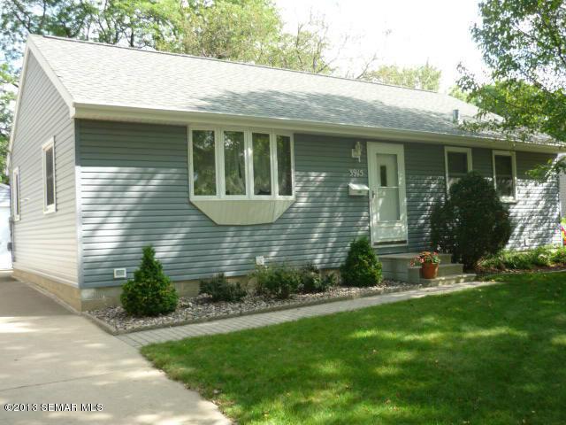 3915 6th Street Northwest Rochester, MN 55901 - Photo 3 of 22 Gallery Image 3