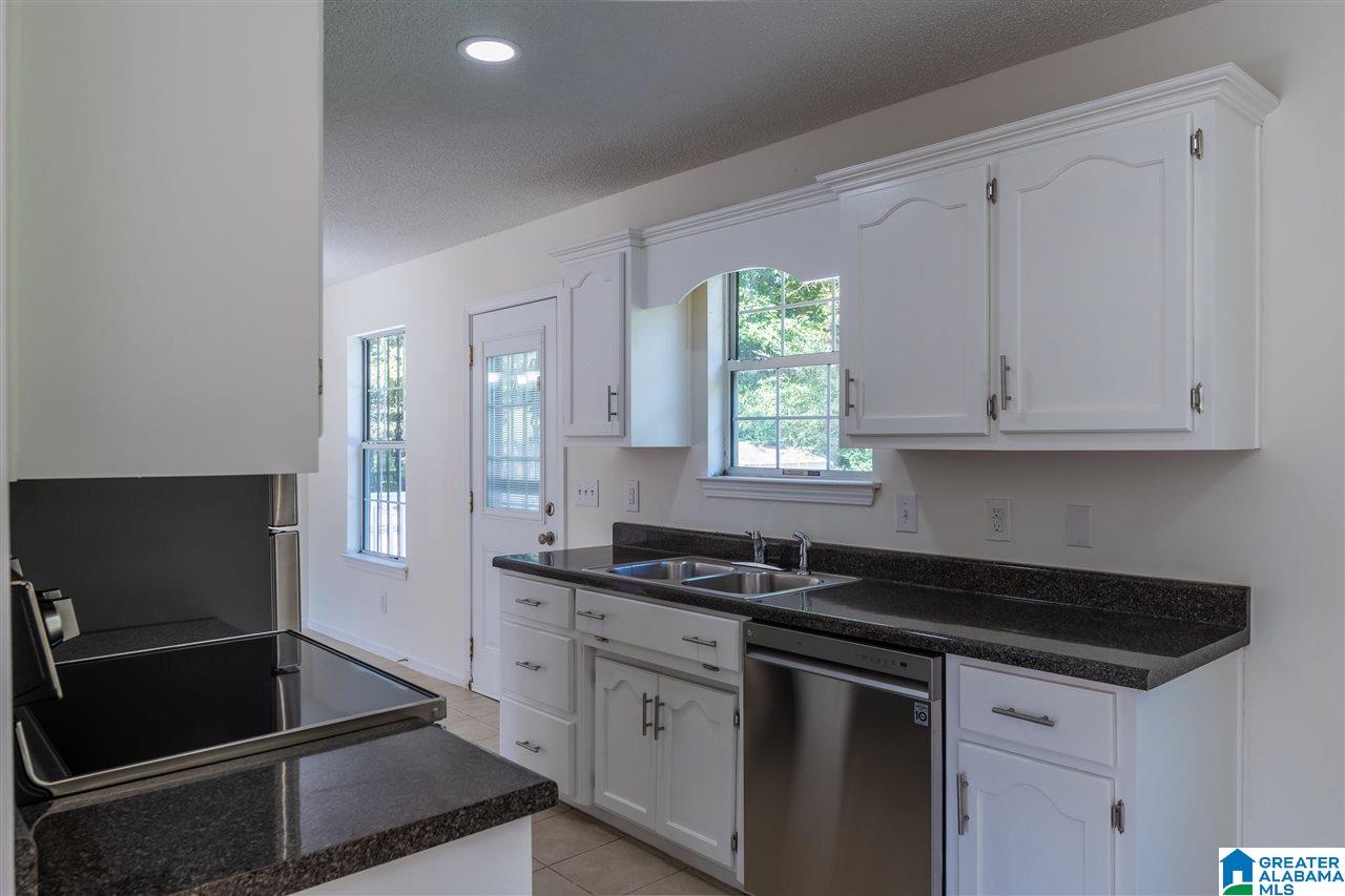 23 Carriage House Road Southwest Bessemer, AL 35022 - Photo 7 of 32 Gallery Image 7