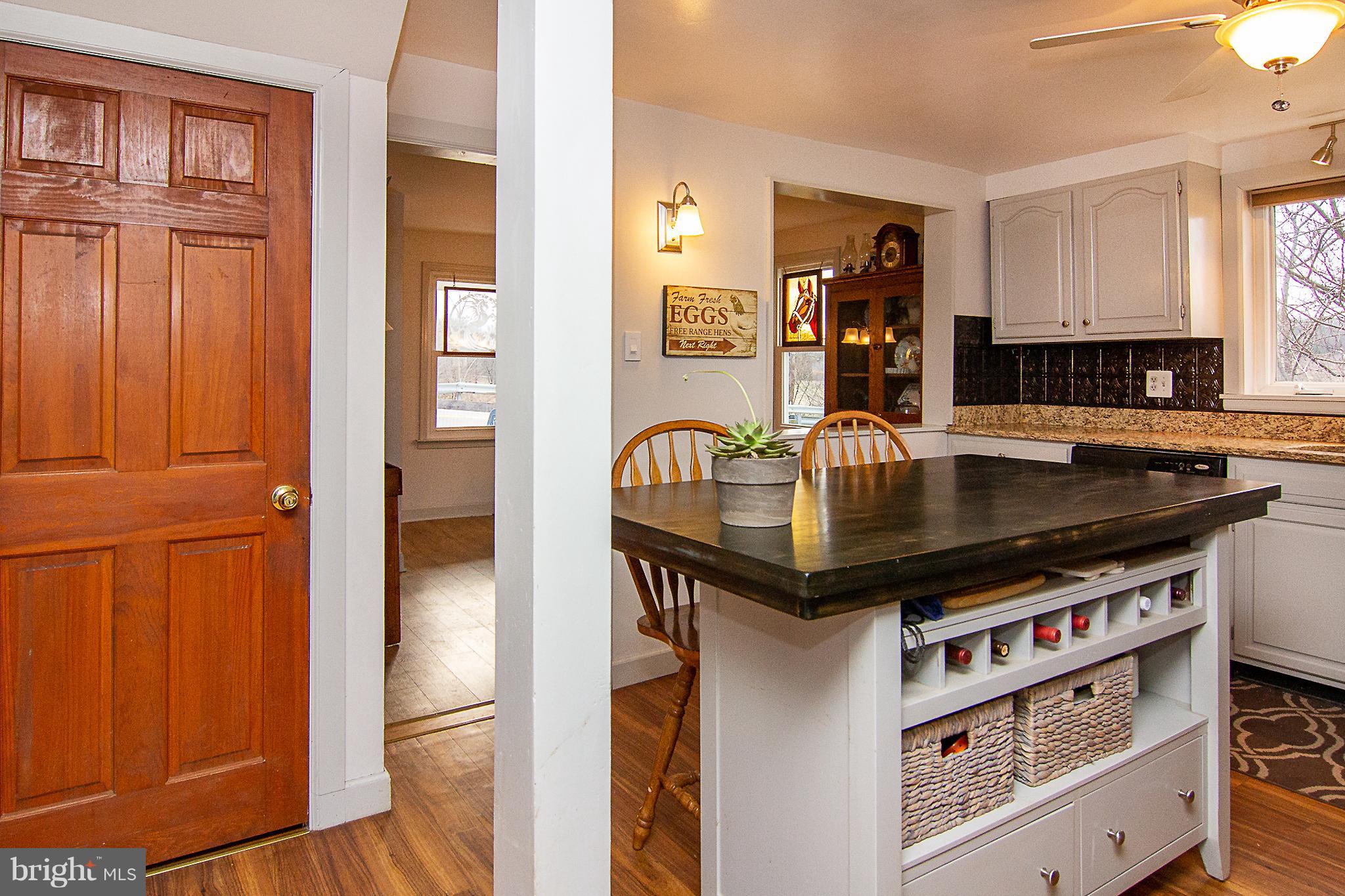 17106 Frederick Road Mount Airy, MD 21771 - Photo 14 of 46 CUSTOM ISLAND!