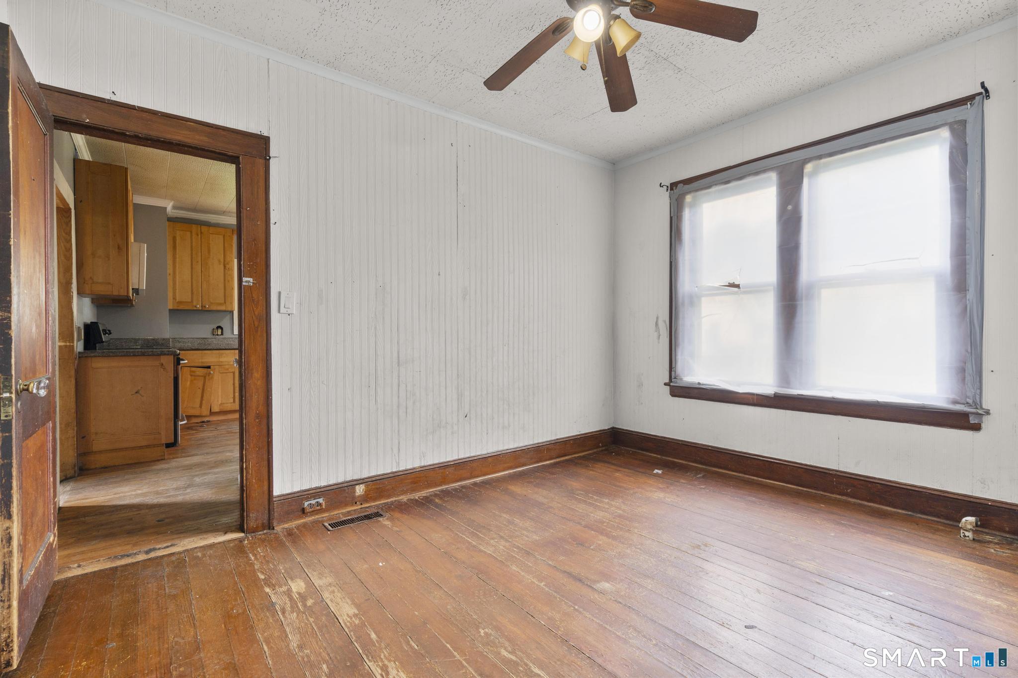 663 White Plains Road Trumbull, CT 06611 - Photo 16 of 32