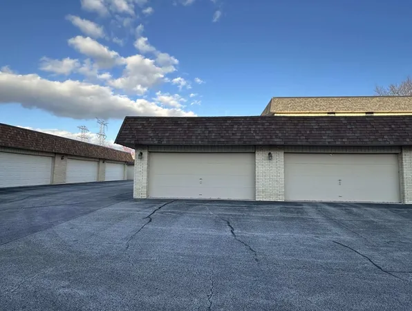 $225,000 | 7448 West 153rd Street, Unit 2, Orland Park, IL 60462