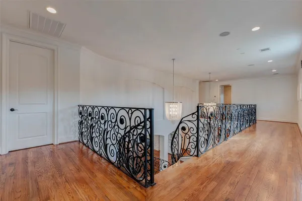 $12,900 | 5410 Valerie Street, Bellaire, TX 77401