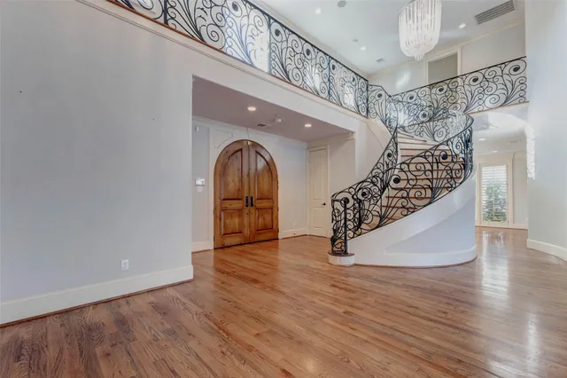 $14,000 | 5410 Valerie Street, Bellaire, TX 77401