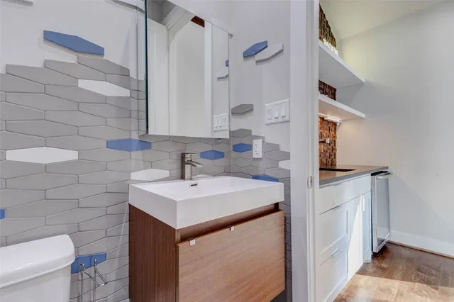 $14,000 | 5410 Valerie Street, Bellaire, TX 77401