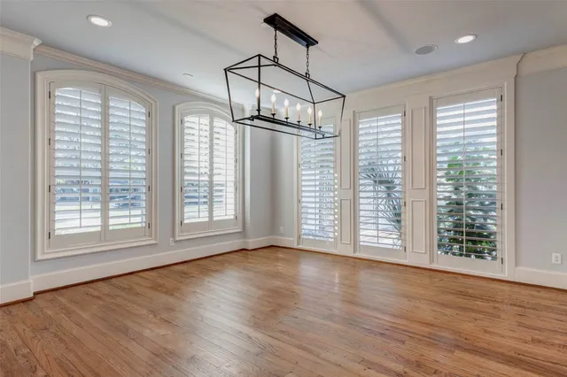 $14,000 | 5410 Valerie Street, Bellaire, TX 77401