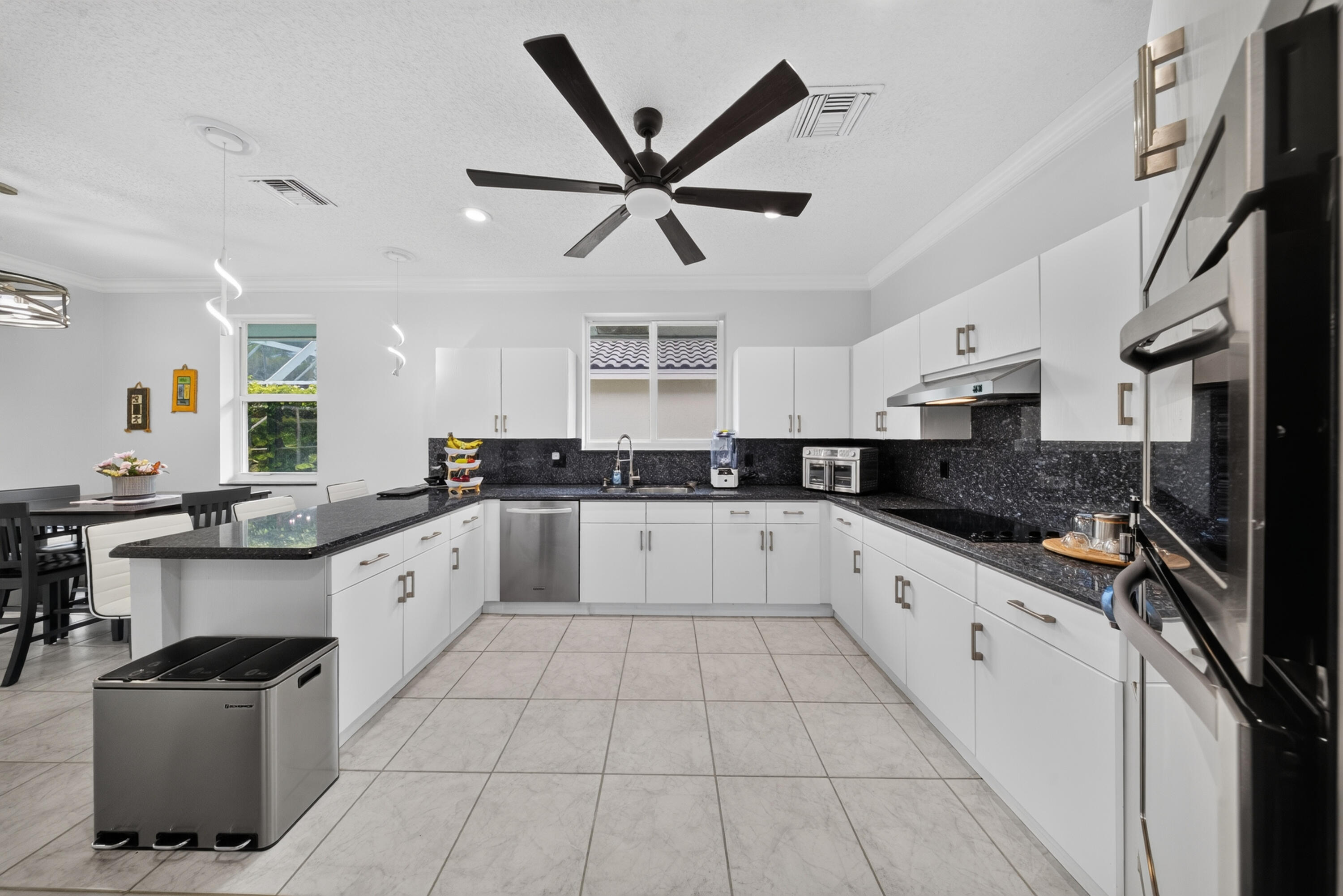 7690 La Corniche Circle Boca Raton, FL 33433 - Photo 6 of 42 DSC09183