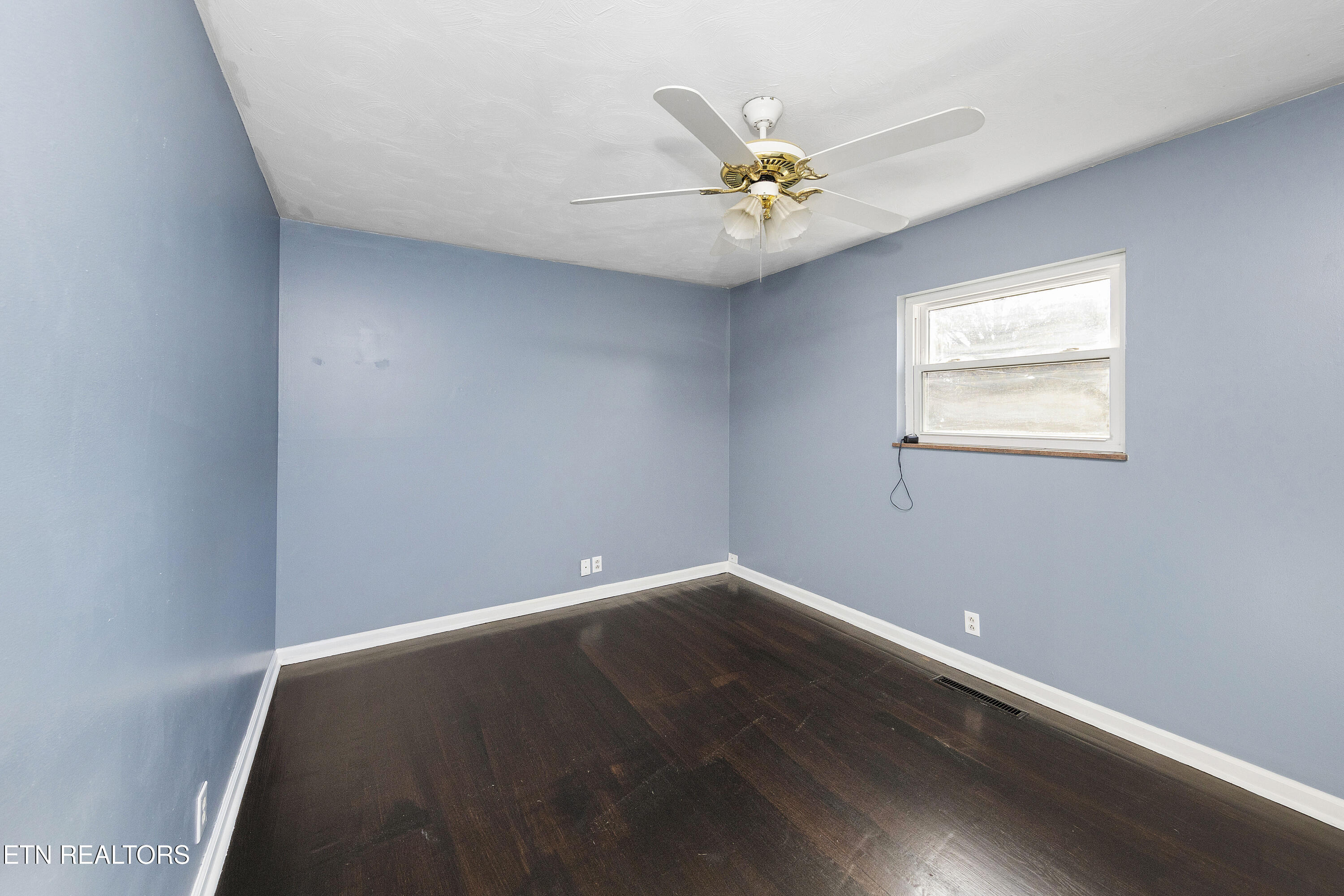 416 Kendall Road Knoxville, TN 37919 - Photo 17 of 25 L40A0022