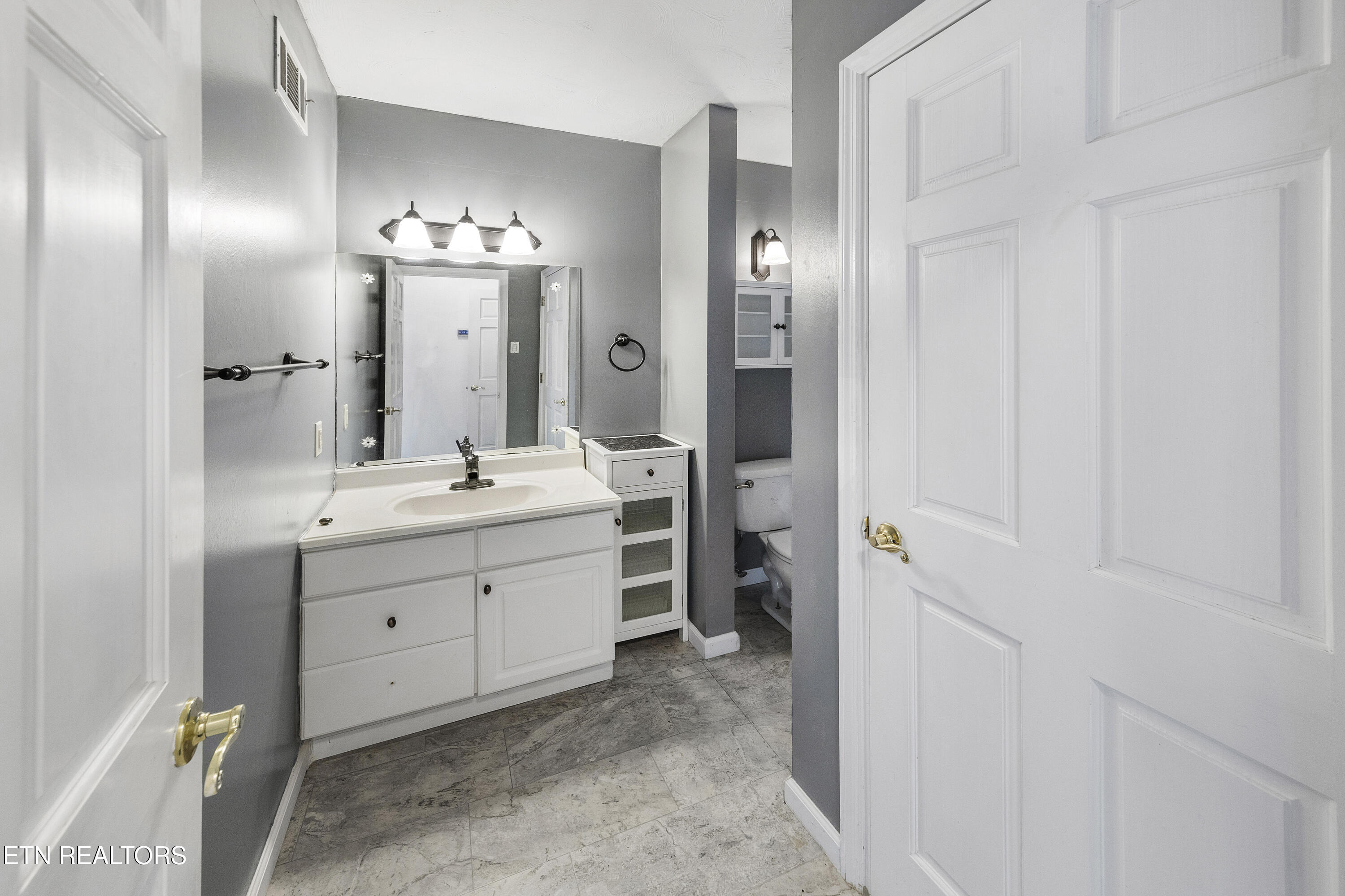 416 Kendall Road Knoxville, TN 37919 - Photo 20 of 25 L40A0017