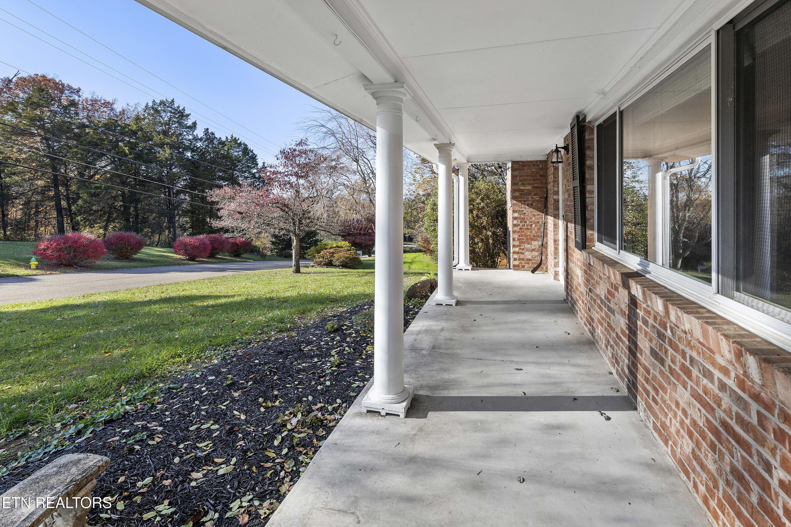 416 Kendall Road Knoxville, TN 37919 - Photo 3 of 25 L40A0050