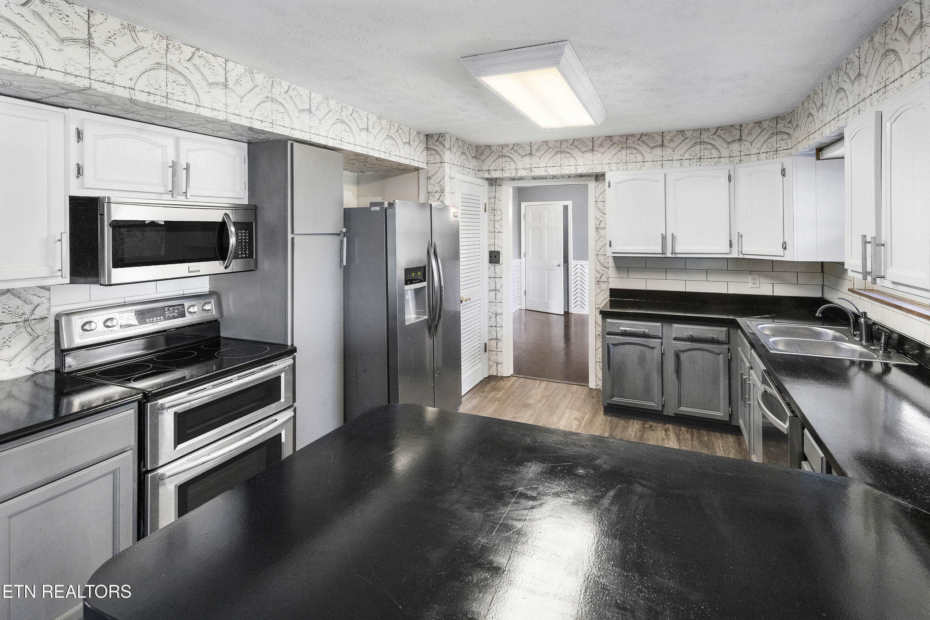 416 Kendall Road Knoxville, TN 37919 - Photo 9 of 25 L40A0002