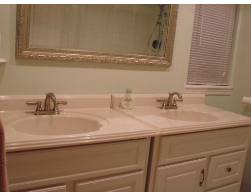 105 Pilgrim Road, Unit 105 Haverhill, MA 01832 - Photo 10 of 16 Gallery Image 10