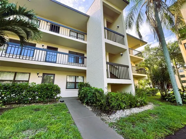$1,350 | 425 30th Avenue West, Unit C309, Bradenton, FL 34205