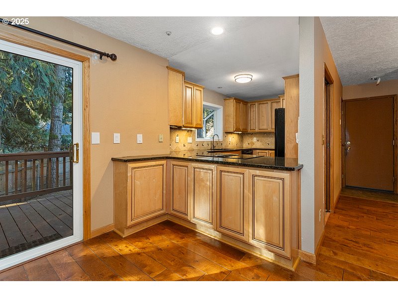 36700 Dubarko Road Sandy, OR 97055 - Photo 11 of 33 Kitchen