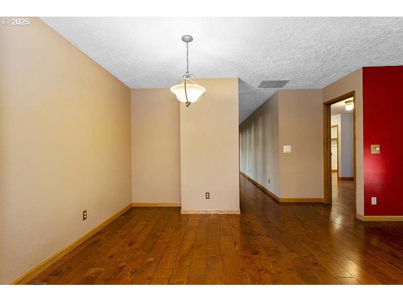 36700 Dubarko Road Sandy, OR 97055 - Photo 15 of 33 Dining Room