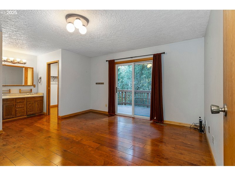 36700 Dubarko Road Sandy, OR 97055 - Photo 17 of 33 Bedroom, Primary