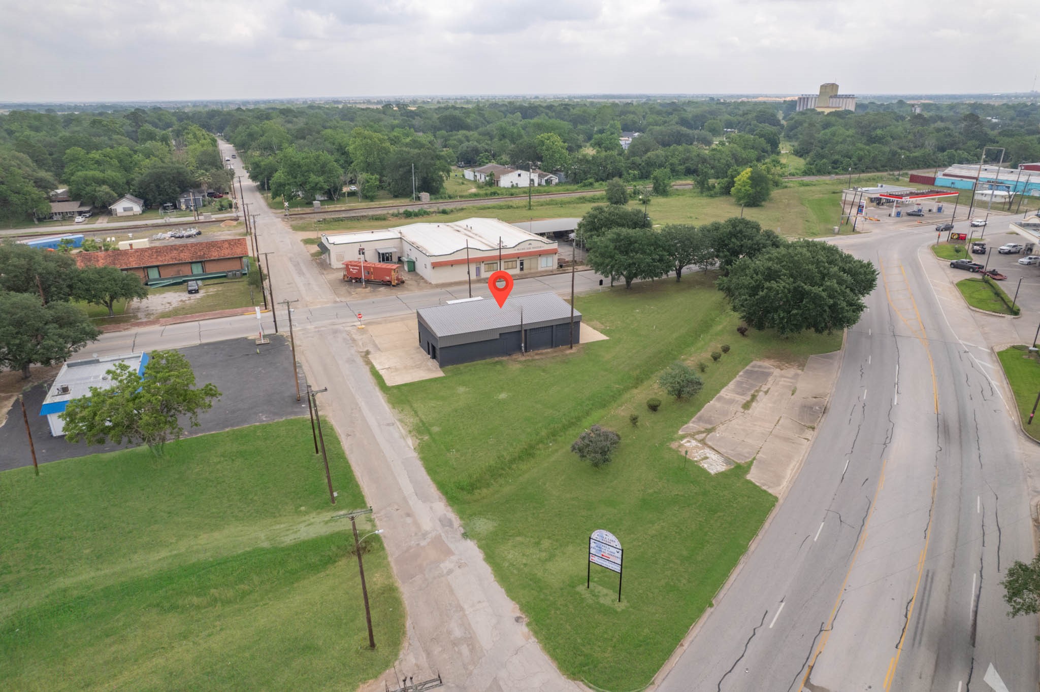 401 East Main Street Eagle Lake, TX 77434 - Photo 18 of 23 a view of a city