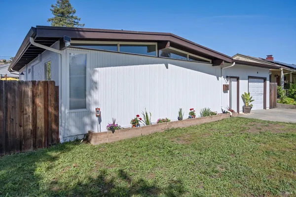 $539,000 | 410 Cottonwood Drive, Vallejo, CA 94591