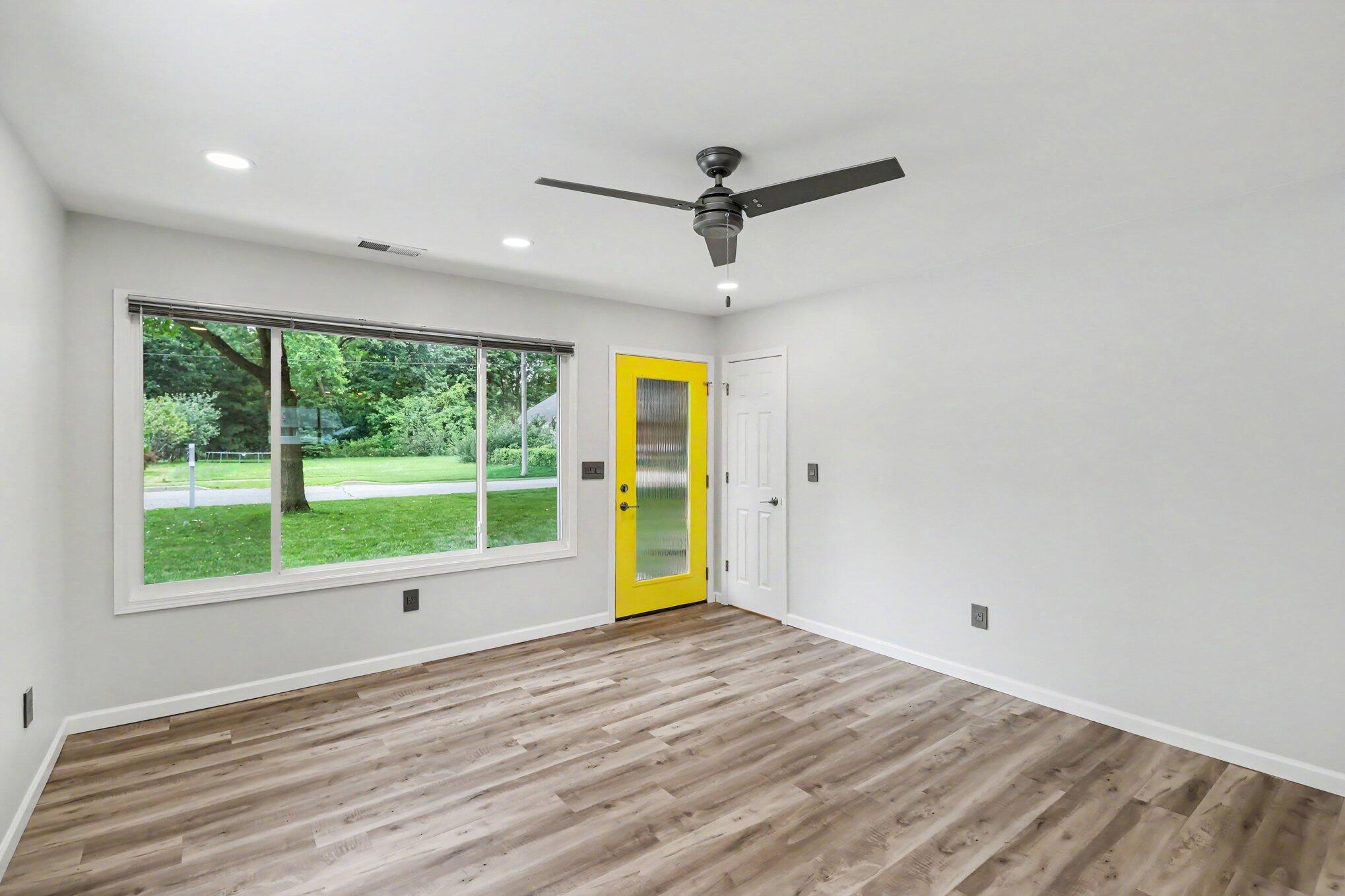 709 11th Street Three Rivers, MI 49093 - Photo 5 of 25 004_file_8887