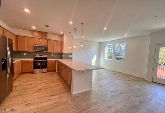 $2,500 | 8683 Luxuriant Avenue, Las Vegas, NV 89148