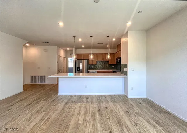 $2,500 | 8683 Luxuriant Avenue, Las Vegas, NV 89148