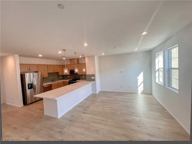 $2,500 | 8683 Luxuriant Avenue, Las Vegas, NV 89148