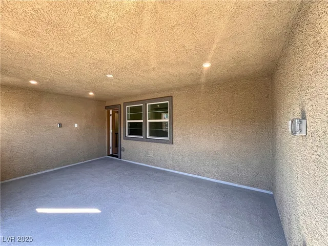 $2,500 | 8683 Luxuriant Avenue, Las Vegas, NV 89148