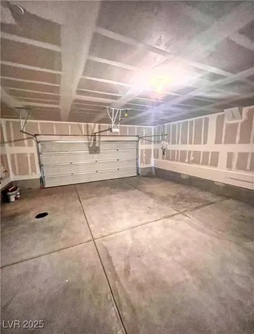 $2,500 | 8683 Luxuriant Avenue, Las Vegas, NV 89148