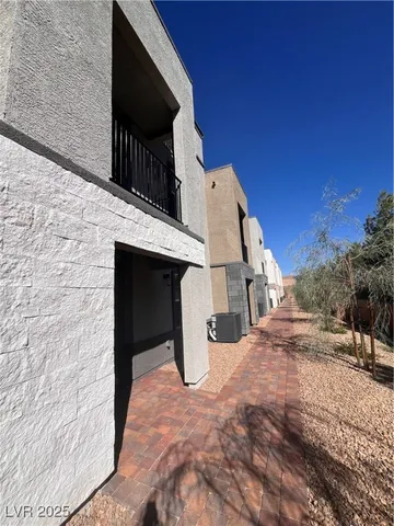 $2,500 | 8683 Luxuriant Avenue, Las Vegas, NV 89148