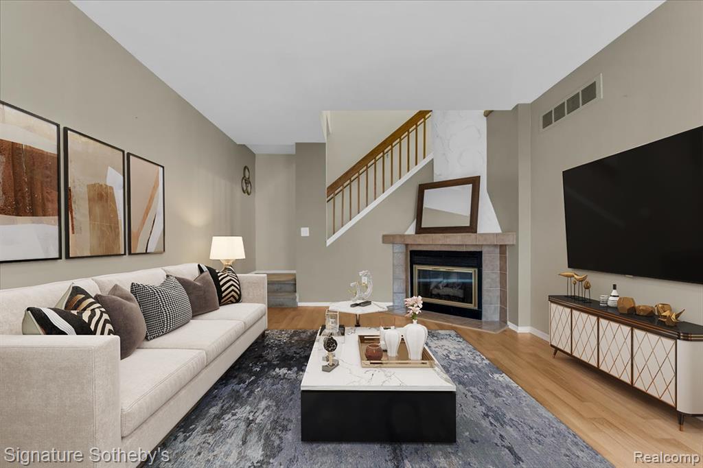 22331 Peach Tree Novi, MI 48375 - Photo 3 of 16 Gallery Image 3