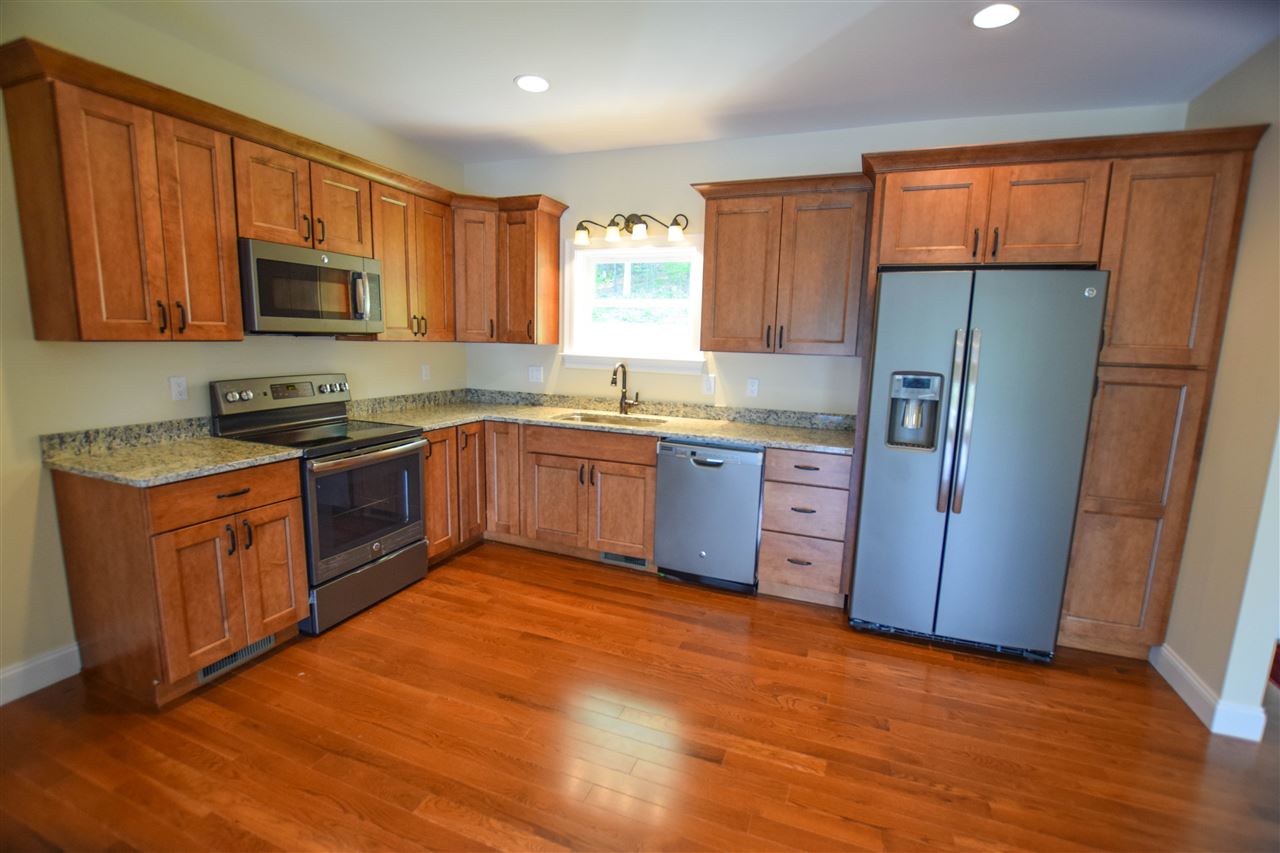 26 Foxglove Road Gilford, NH 03249 - Photo 3 of 40
