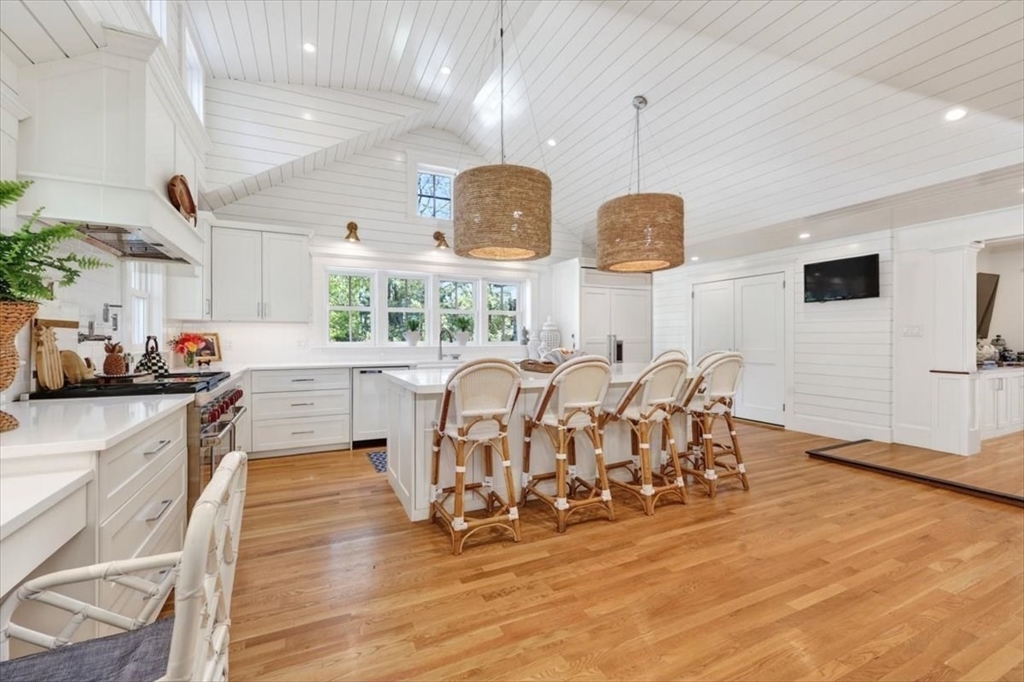 30 Spring Street Hingham, MA 02043 - Photo 7 of 40