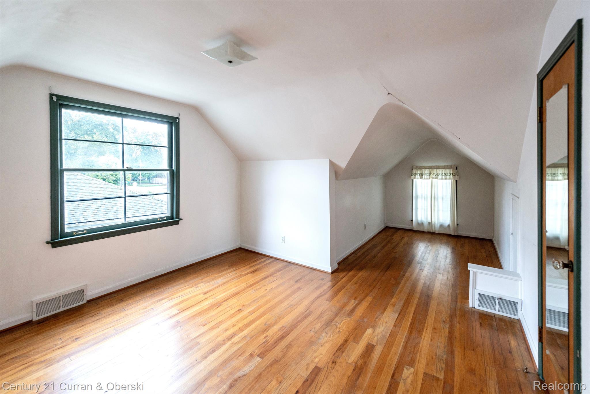 4223 Normandy Road Royal Oak, MI 48073 - Photo 11 of 28 Upstairs Bedroom