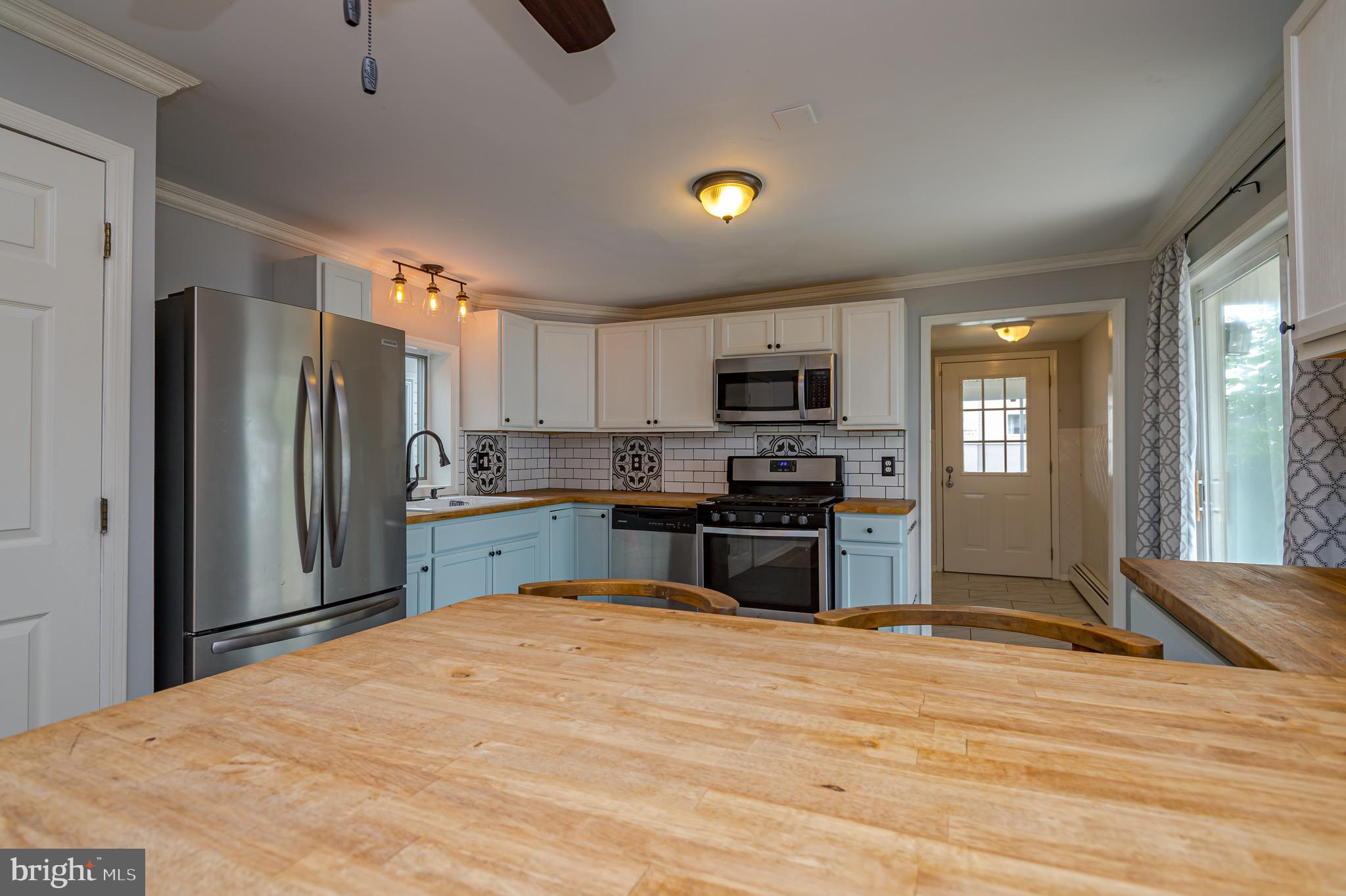 265 Lafayette Avenue Hamilton, NJ 08610 - Photo 10 of 21 Kitchen