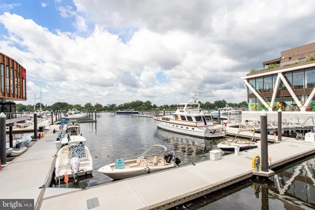 $1,674,000 | 1404 Massachusetts Avenue Southeast, Washington, DC 20003