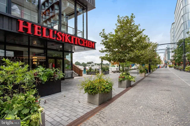 $1,674,000 | 1404 Massachusetts Avenue Southeast, Washington, DC 20003