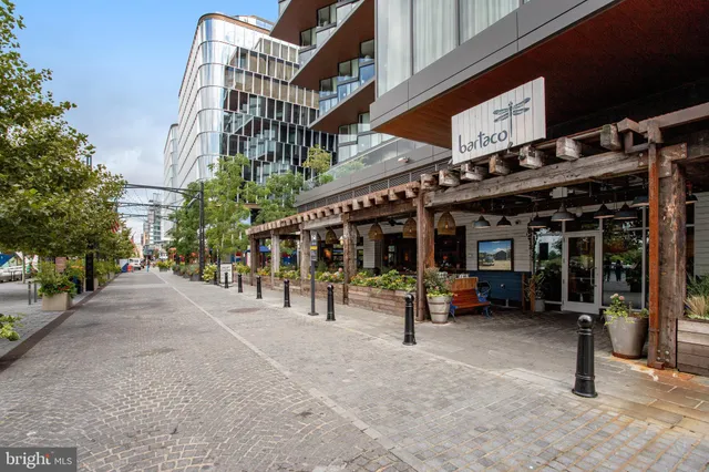 $1,674,000 | 1404 Massachusetts Avenue Southeast, Washington, DC 20003