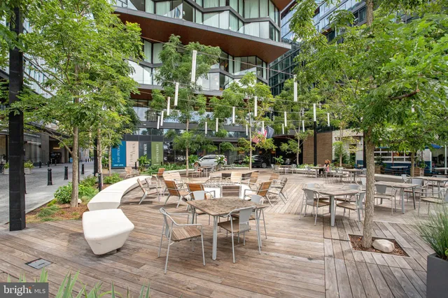 $1,674,000 | 1404 Massachusetts Avenue Southeast, Washington, DC 20003