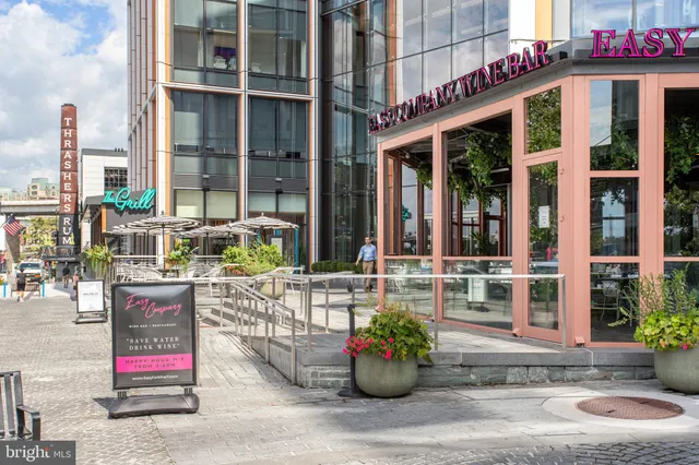 $1,674,000 | 1404 Massachusetts Avenue Southeast, Washington, DC 20003