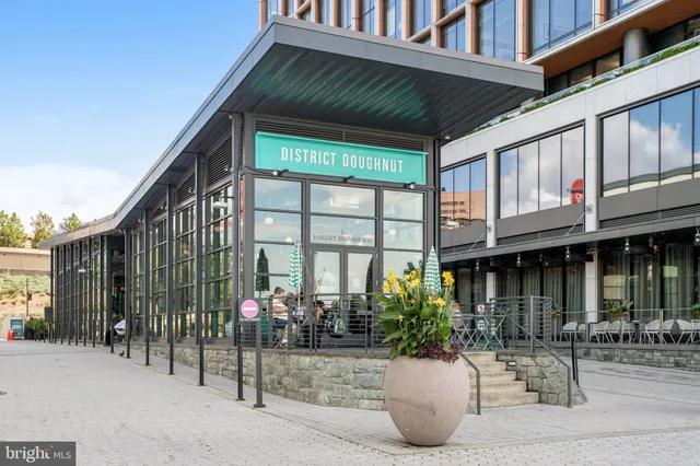 $1,674,000 | 1404 Massachusetts Avenue Southeast, Washington, DC 20003